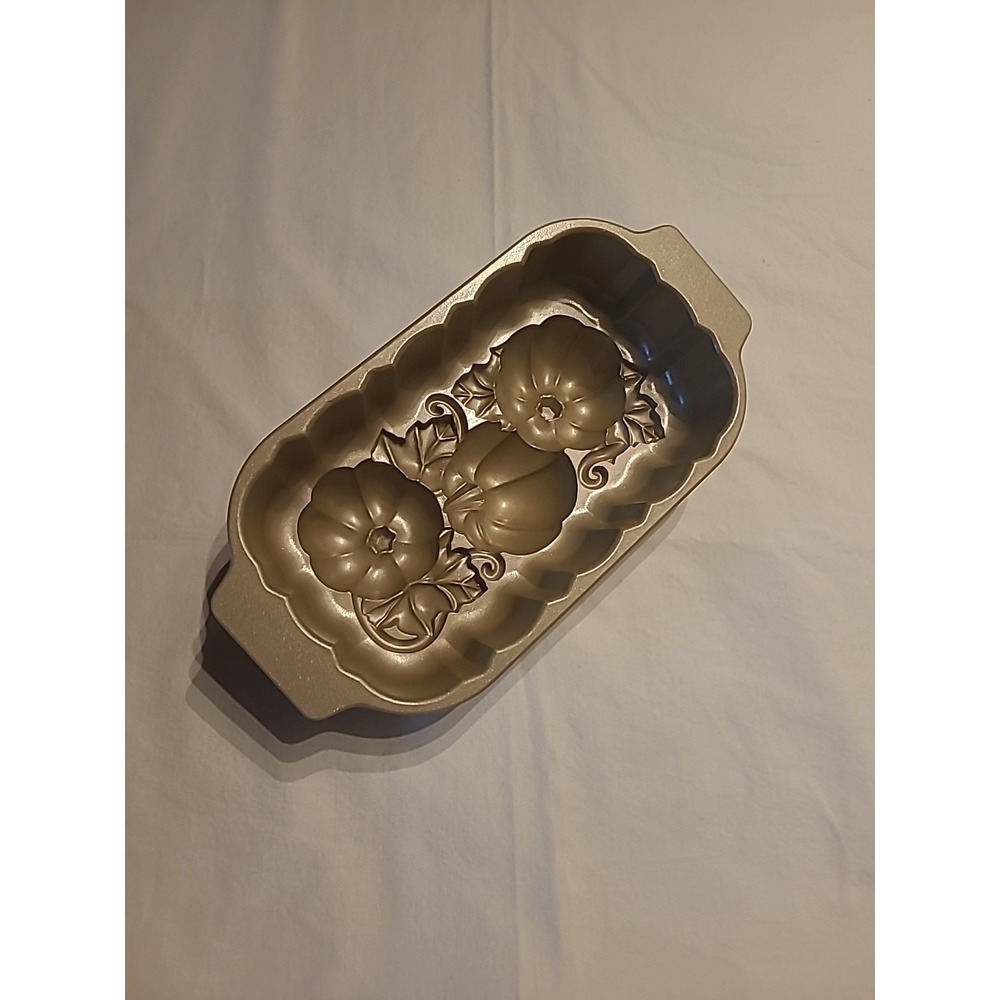 Williams-Sonoma‎ Botanical Pumpkin Loaf Pan - Picture 5 of 5